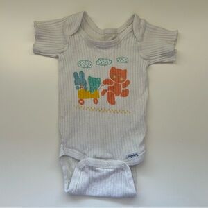 Vintage Gerber Onesie Y2K Animal Unisex Gender Nuetral Boy Girl White Newborn